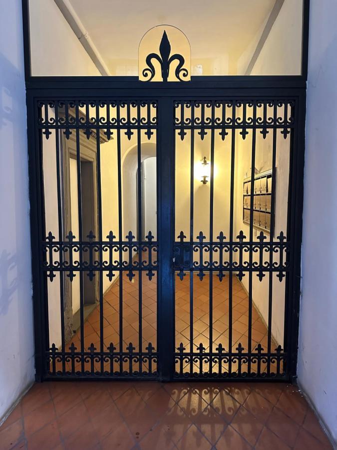 Elegante Appartamento Borgo San Jacopo Firenze Eksteriør billede